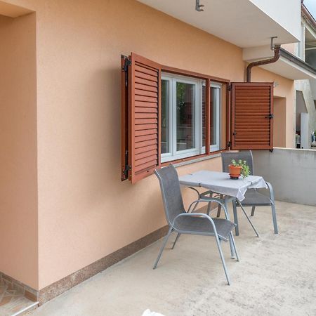 Studio Apartment Нин Экстерьер фото